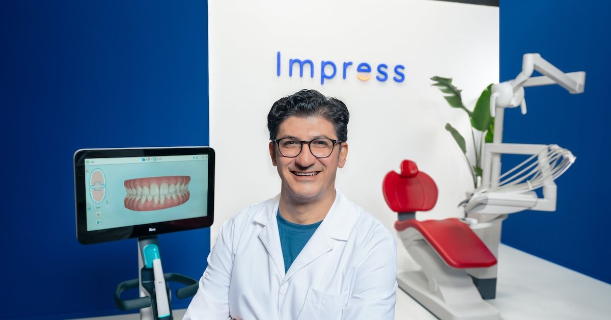 Impress doctor with 3d imaging in an Impress clinic