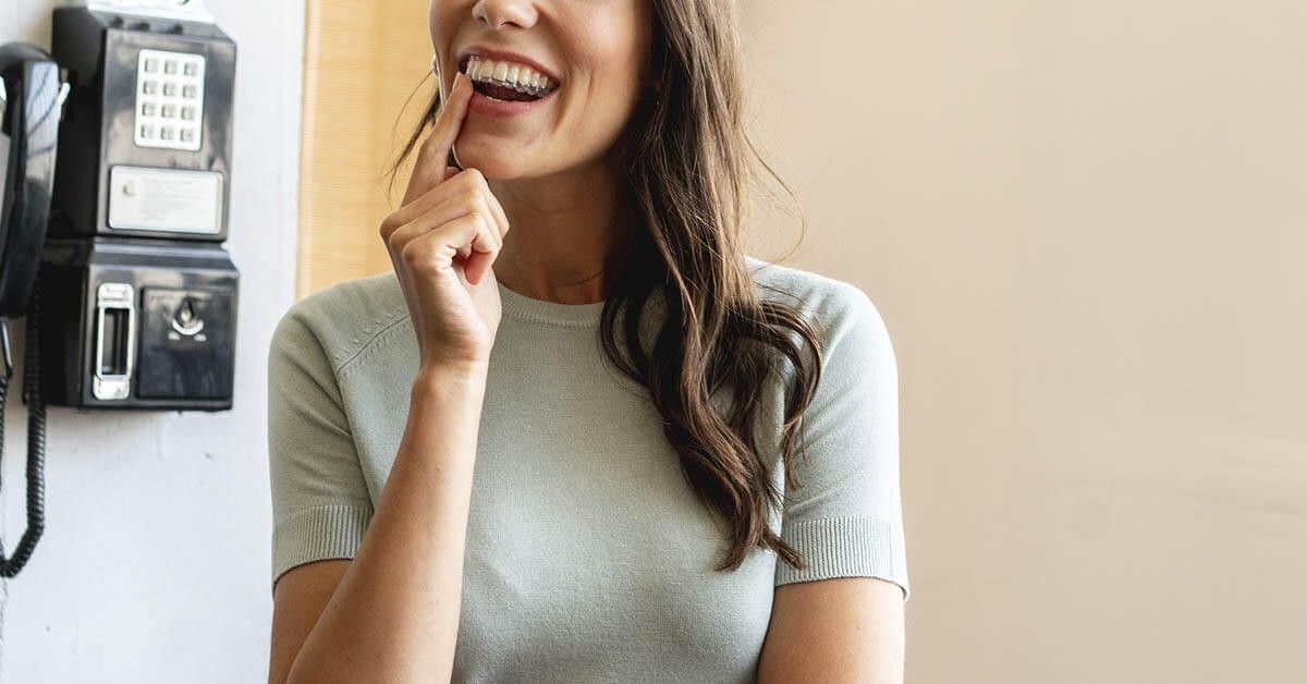 🦷 Brackets de Zafiro【Precio, Tratamiento, Ventajas】