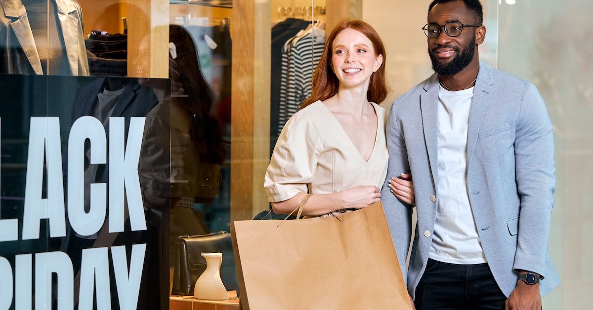 Couple shopping during Black Friday